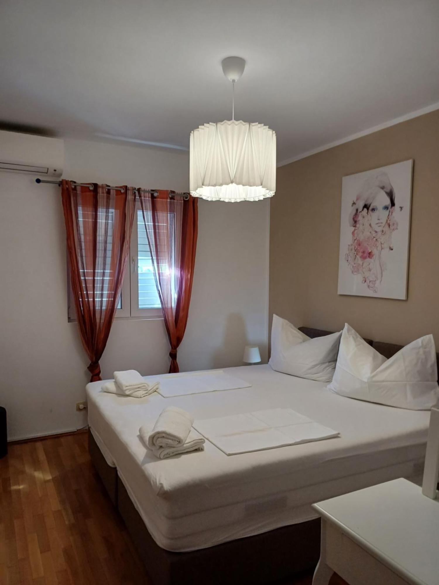 Apartman Laura Galileo Blizu Centra I Plaze Makarska Exterior photo